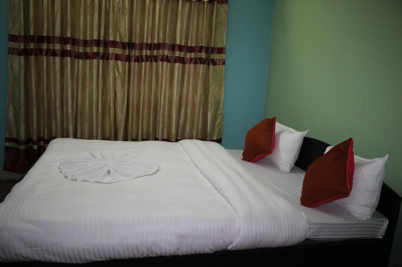Travellers Dorm Bed & Breakfast Katmandú Exterior foto