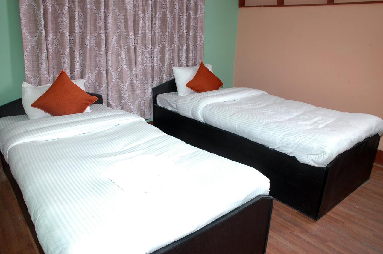 Travellers Dorm Bed & Breakfast Katmandú Exterior foto