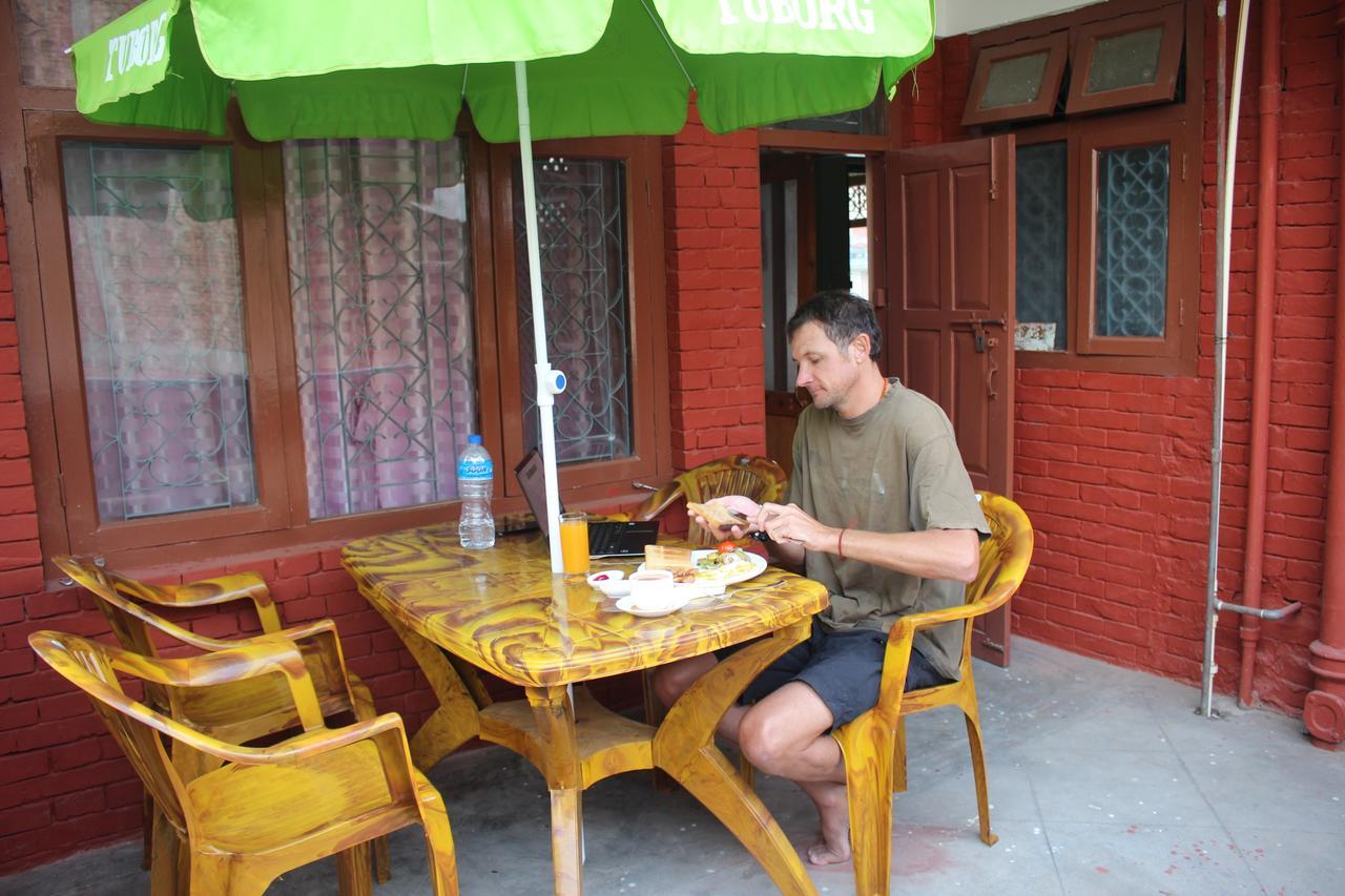 Travellers Dorm Bed & Breakfast Katmandú Exterior foto