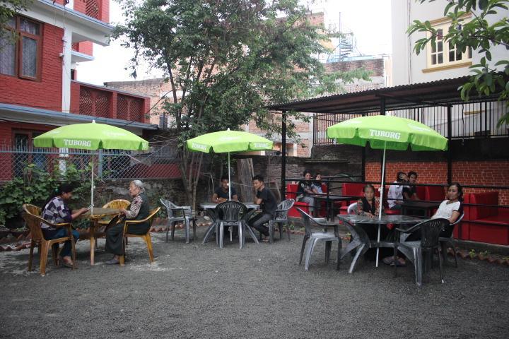 Travellers Dorm Bed & Breakfast Katmandú Exterior foto
